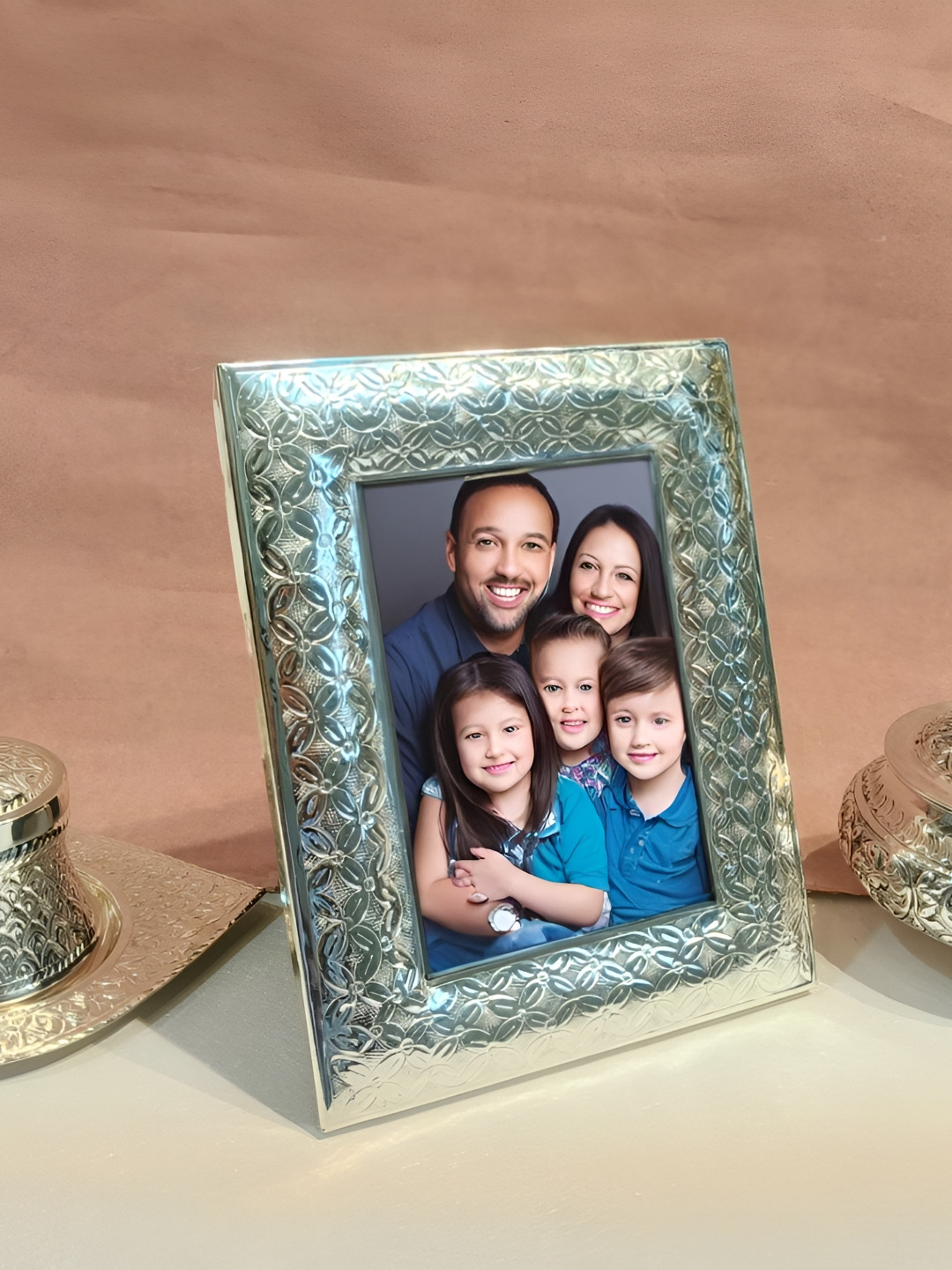 THE HOME CO. Silver-Toned Metal Table Photo Frame