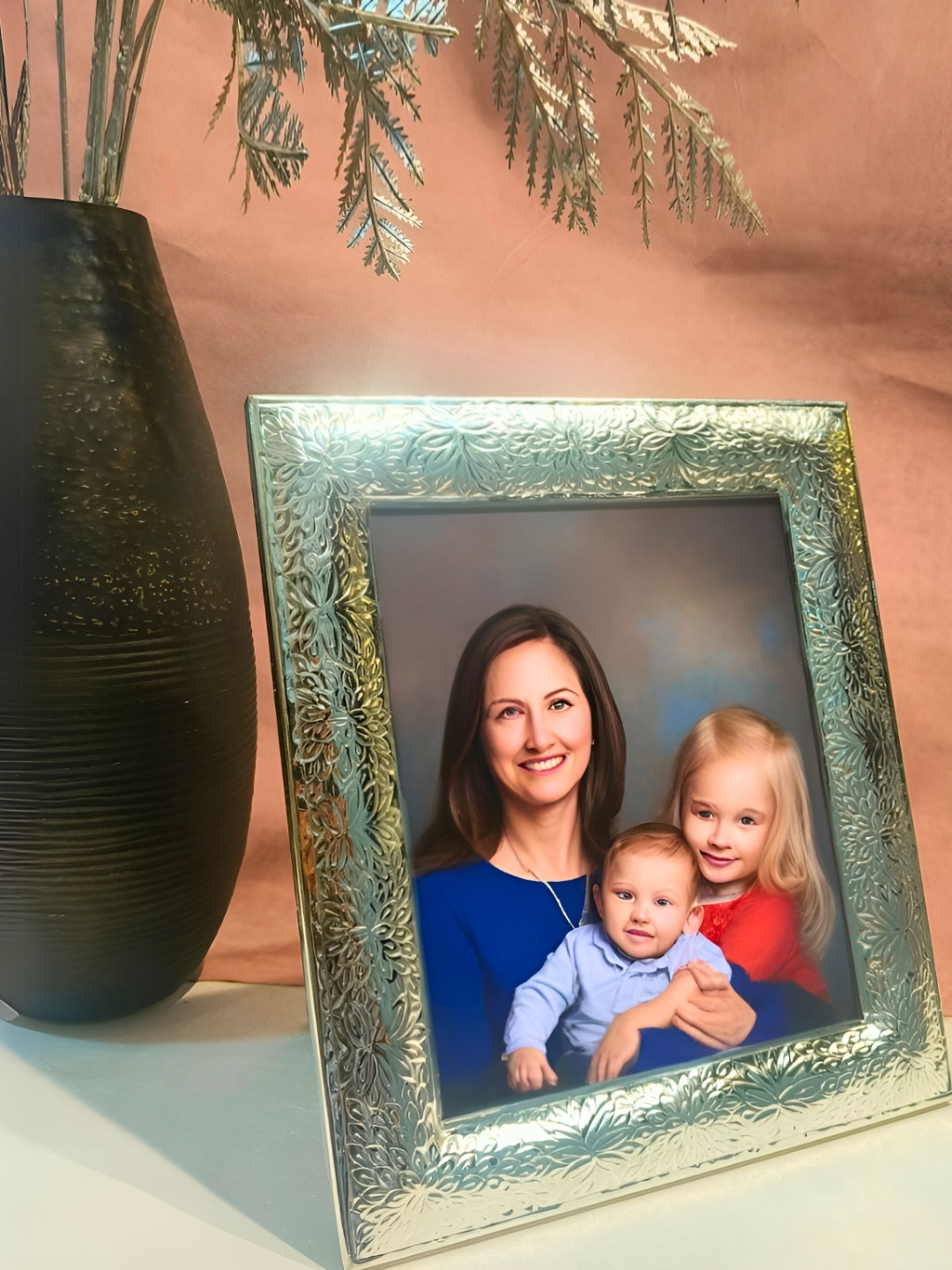 THE HOME CO. Silver-Toned Metal Table Photo Frame