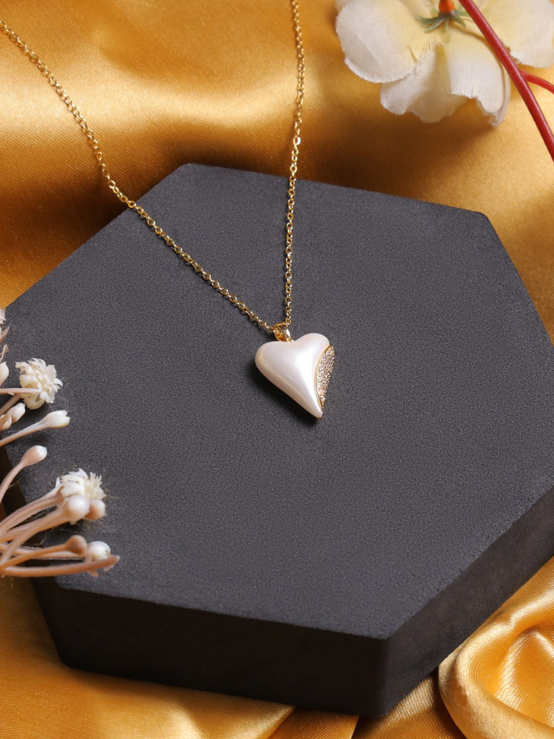 spyronix real treasure Gold-Plated Heart Shaped Pendants with Chains