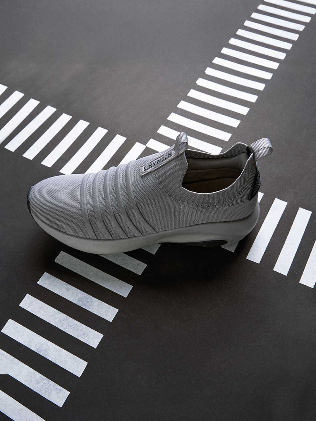 NEEMANS Men Begin Walk Breeze Striped Round Toe Oxfords