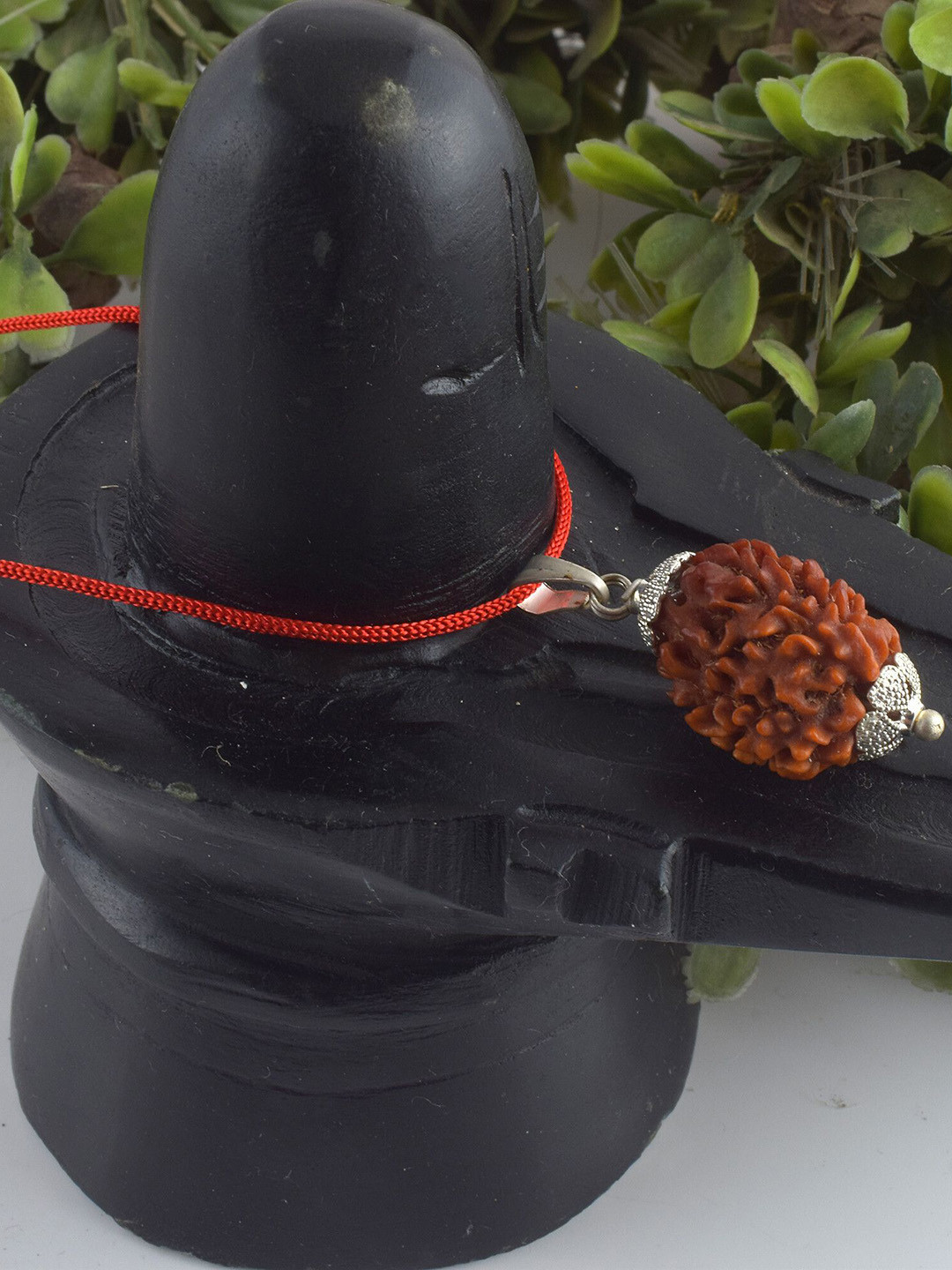 ADMIER Unisex Silver-Plated Three Faced Mukhi Nepali Rudraksha Beaded Pendant with Chain