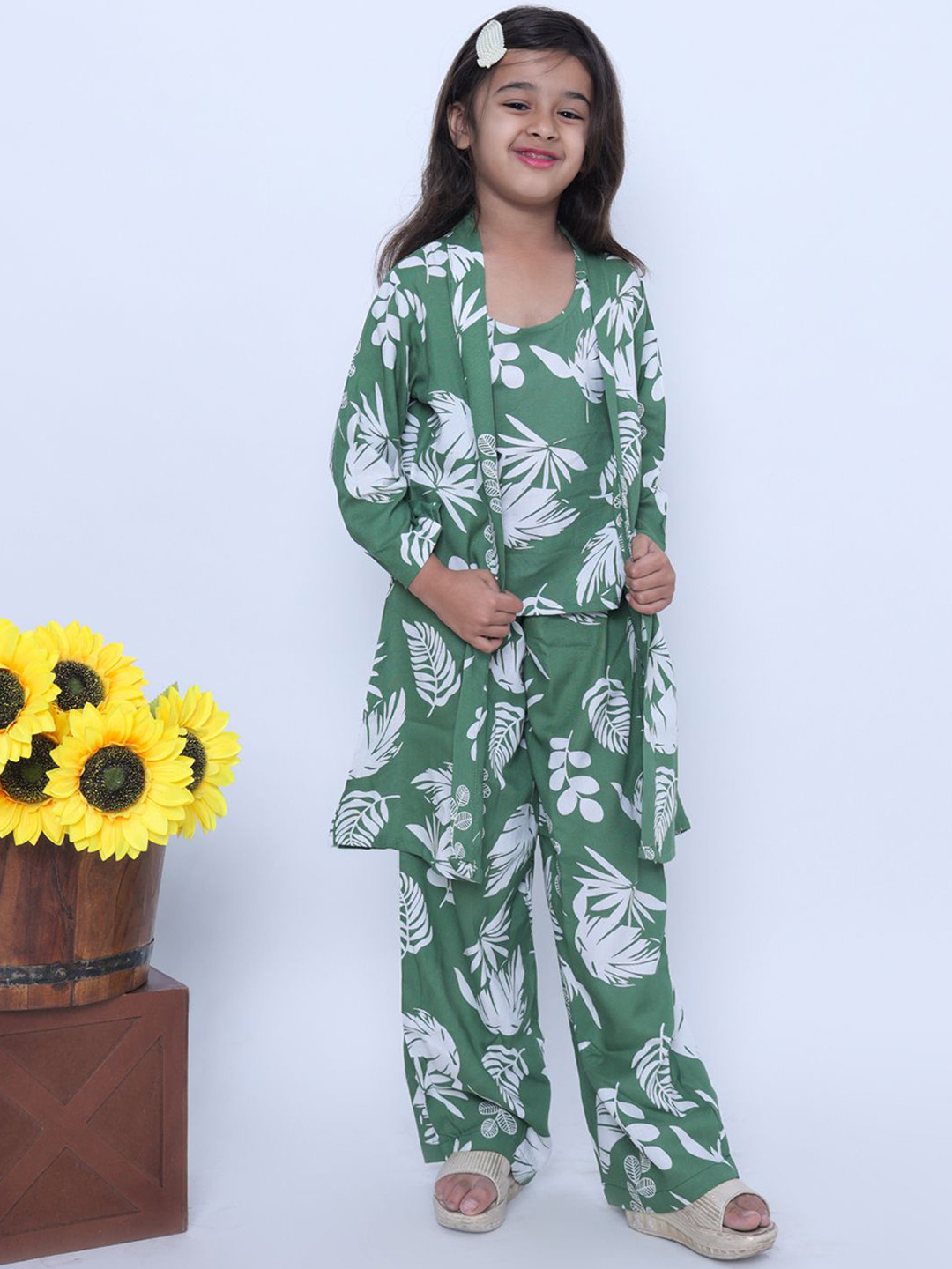 OKARA Girls Printed Top With Trousers