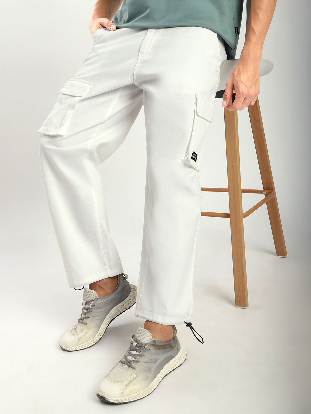Beyoung Men Original White Statement Baggy Wrinkle Free Cargos Trousers