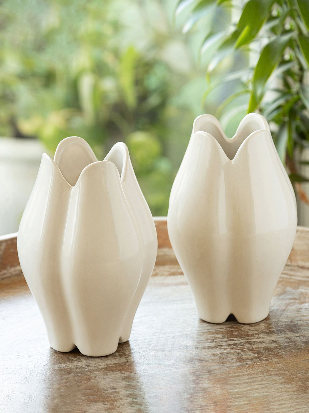 ExclusiveLane The Expression Series 2Pc Petal Bloom Ceramic Decorative Vases