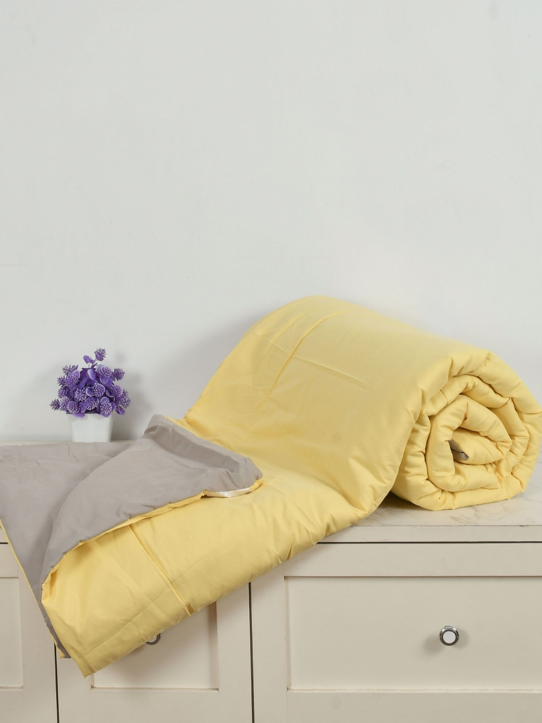 Florida Spike Yellow & Beige 200 GSM Microfiber Double Bed Comforter