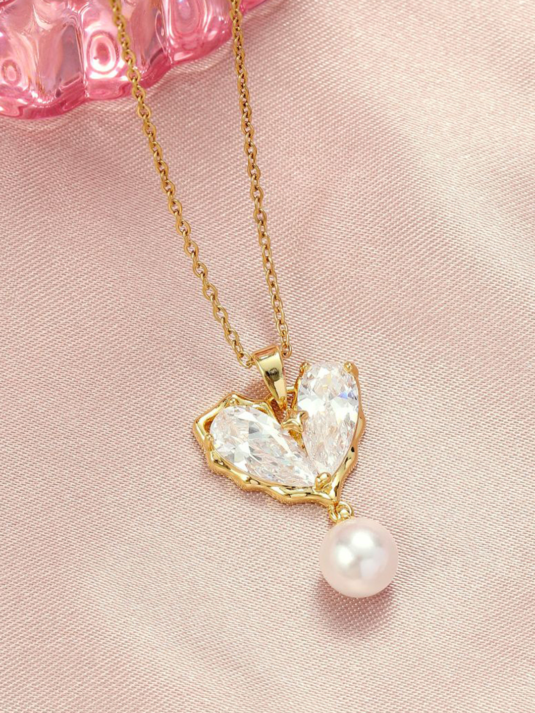 SALTY Pack of 2 Women Charming Stone Heart Pearl Necklace