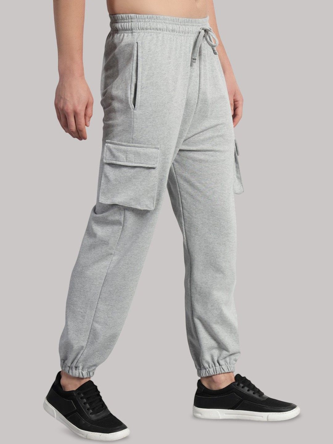 Q-rious Men Mid Rise Cargo Joggers