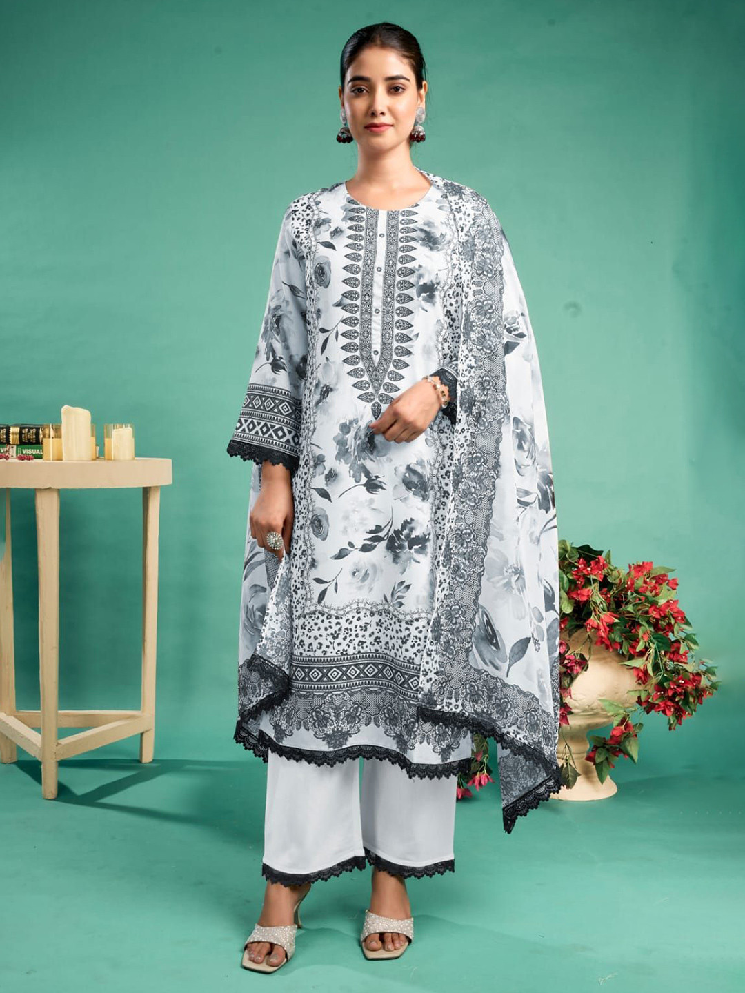 RAGHVENDRA TEXTILES Floral Printed Round Neck Calf Length Kurta Set