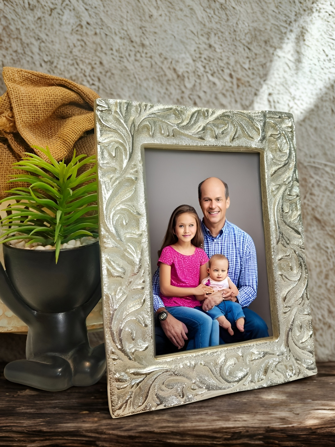 THE HOME CO. Silver-Toned Metal Table Photo Frames