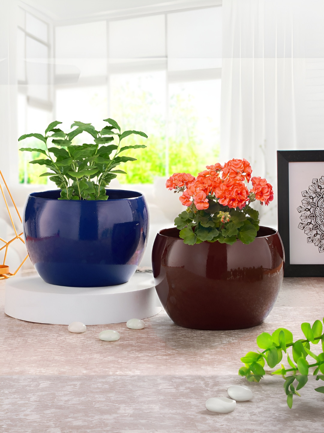 Homspurts 2Pcs Blue & Brown Round Metal Planters