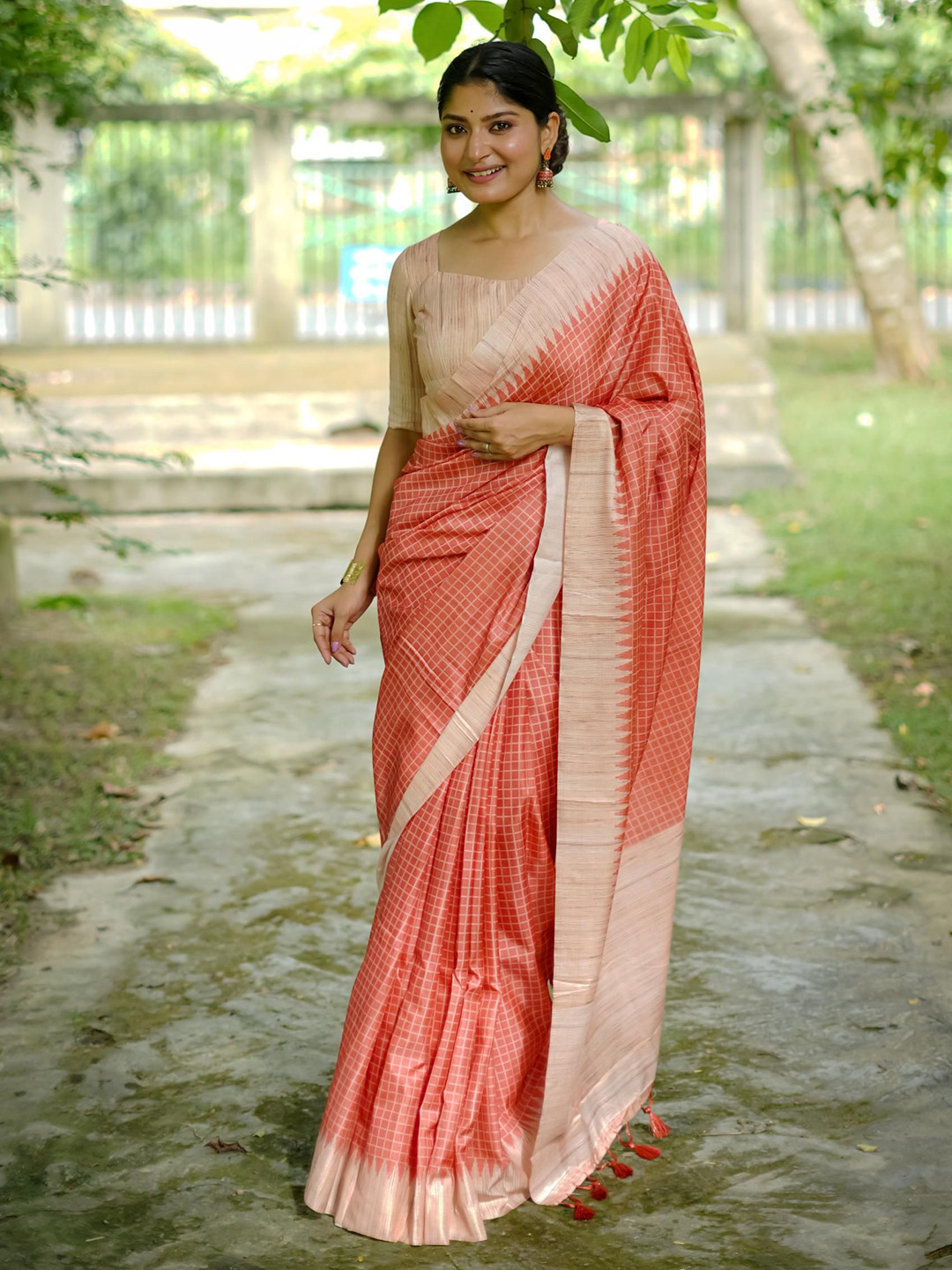 LeeliPeeri Designer Checked Printed Kantha Work Tussar Saree