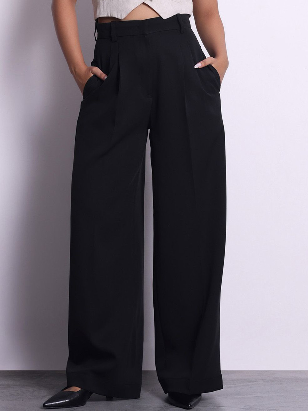 Jaey Women Relaxed Loose Fit High-Rise Wrinkle Free Pleated Trousers