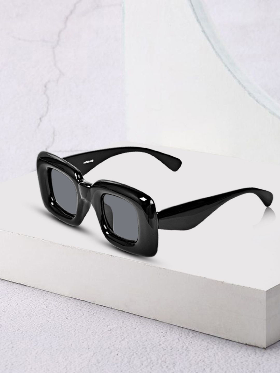 CELEBRITY SUNGLASSES Unisex Square with UV Protected Lens Sunglasses CLSG-86744-07