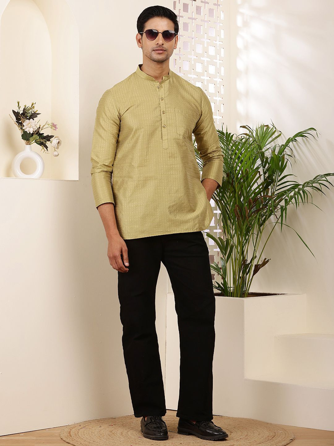 MULTI SHADES Men Thread Work Kurta