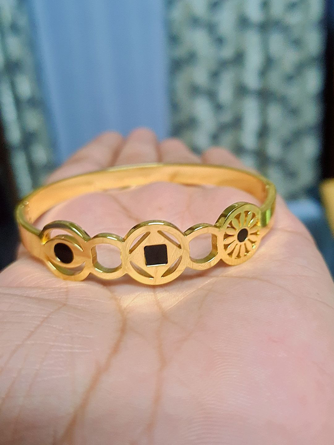 Fashion Doc Stainless Steel Gold-Plated Stones Studded Anti Tarnish Bangle-Style Bracelet