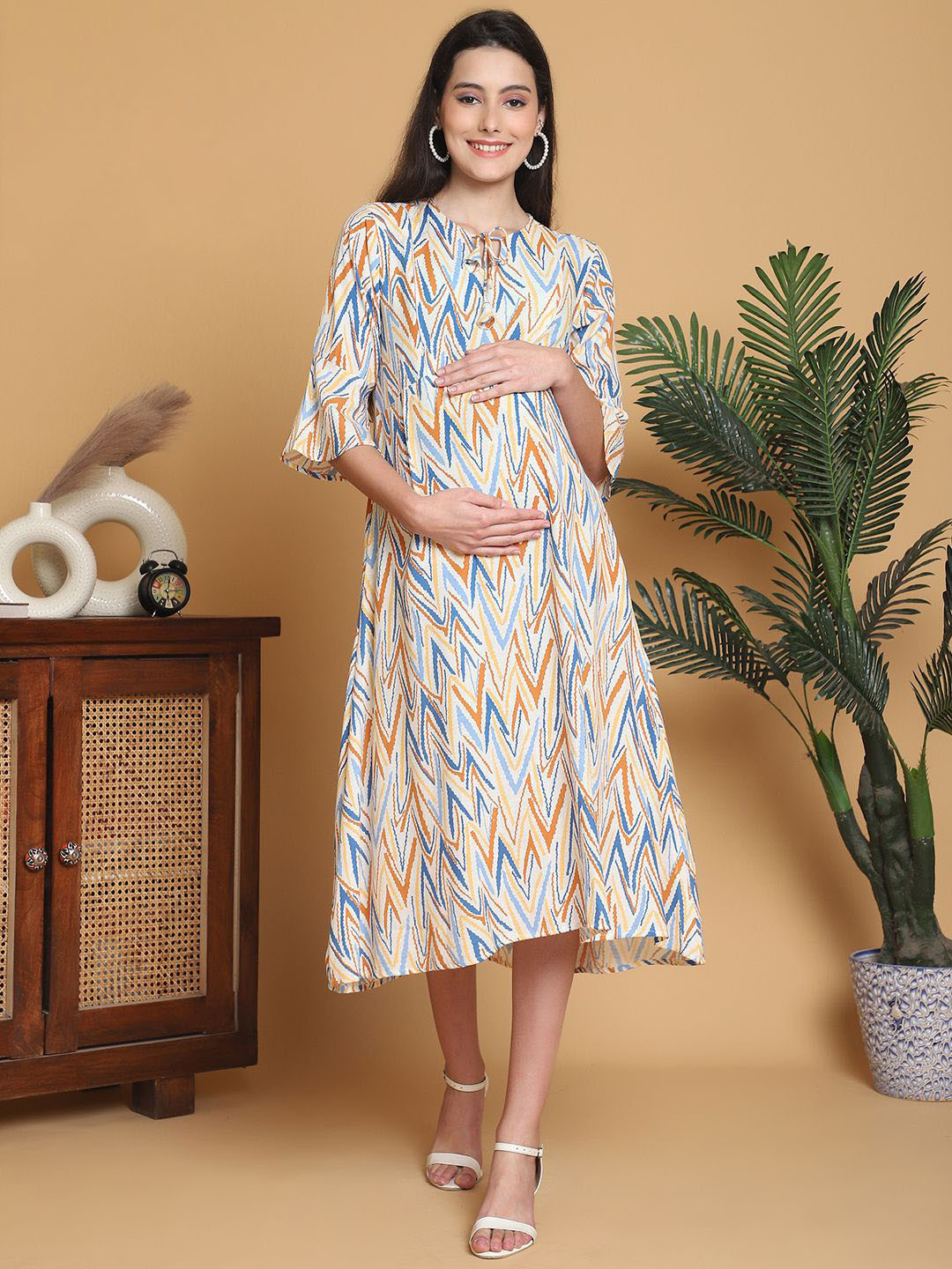 Moms Maternity Chevron Printed Tie-Up Neck Maternity Dress