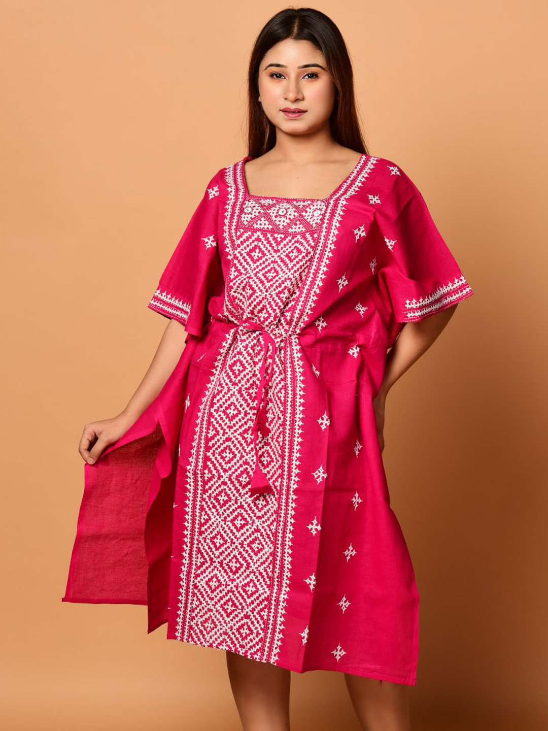 Laa Calcutta Embroidered Nightdress