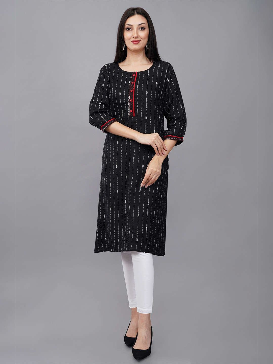Shruthi Women Round Neck Striped Straight Kurta