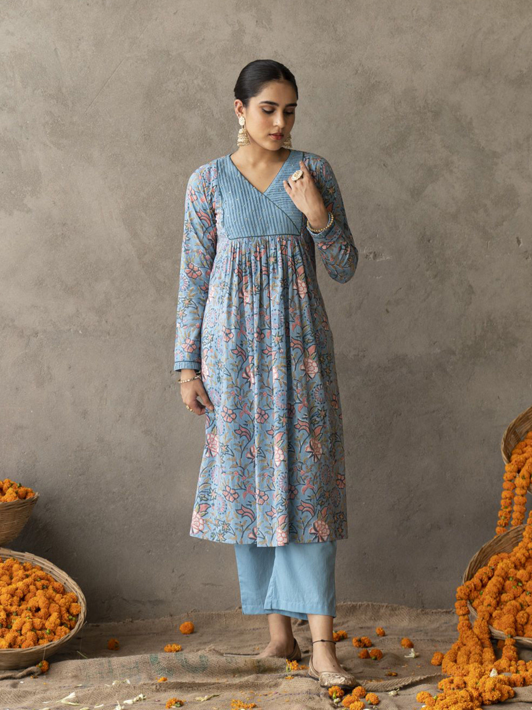AKISO Floral Printed Front Gather Detailed V-Neck Pure Cotton Kurta