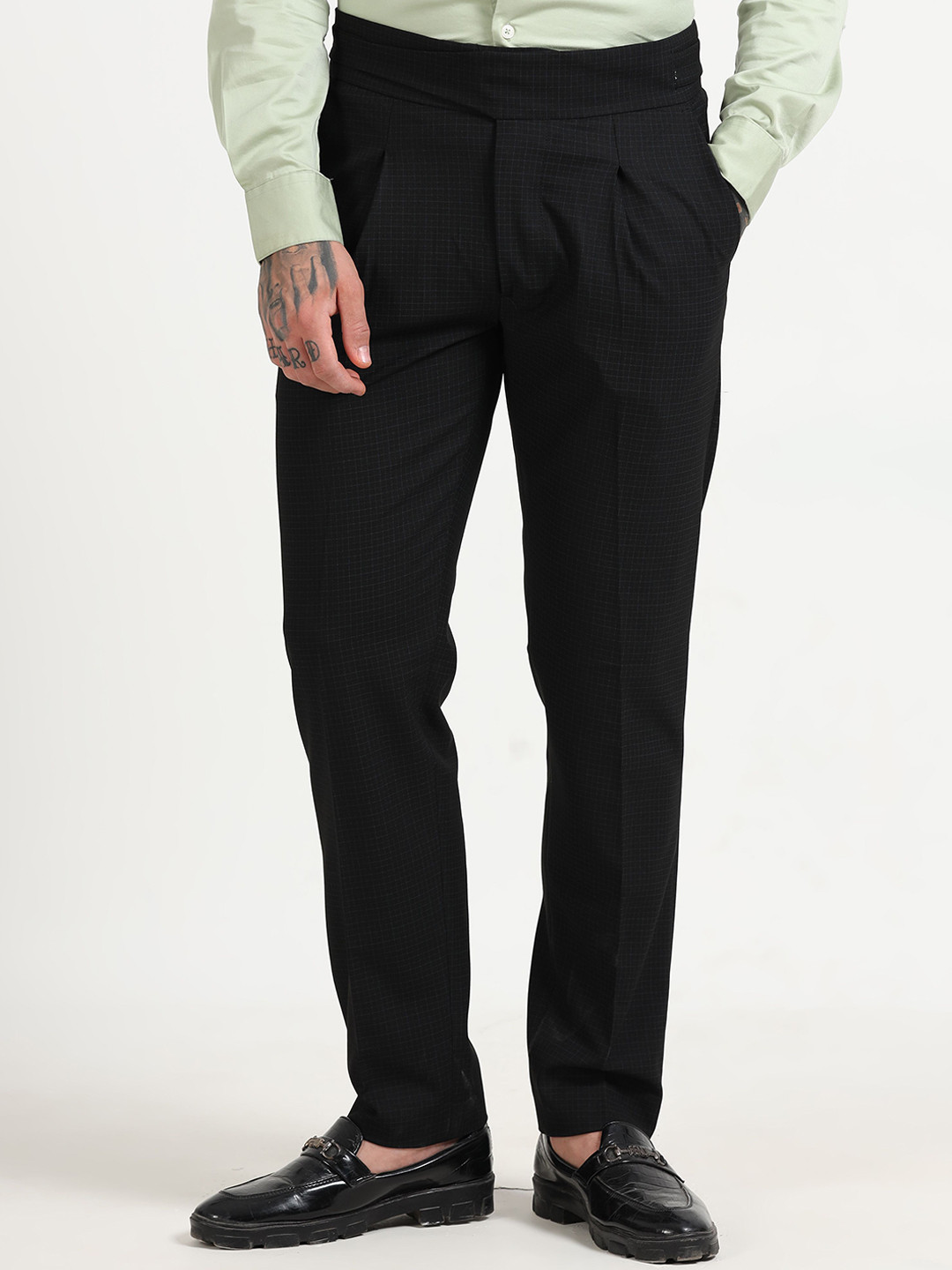 MARTIN SMITH Men Solid Italian Tapered Fit Pleated Mid-Rise Trousers