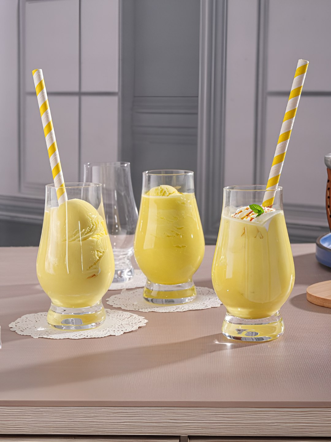 Troveas Transparent 4 Dishwasher Safe Glass Cocktail Glass Bar Glass