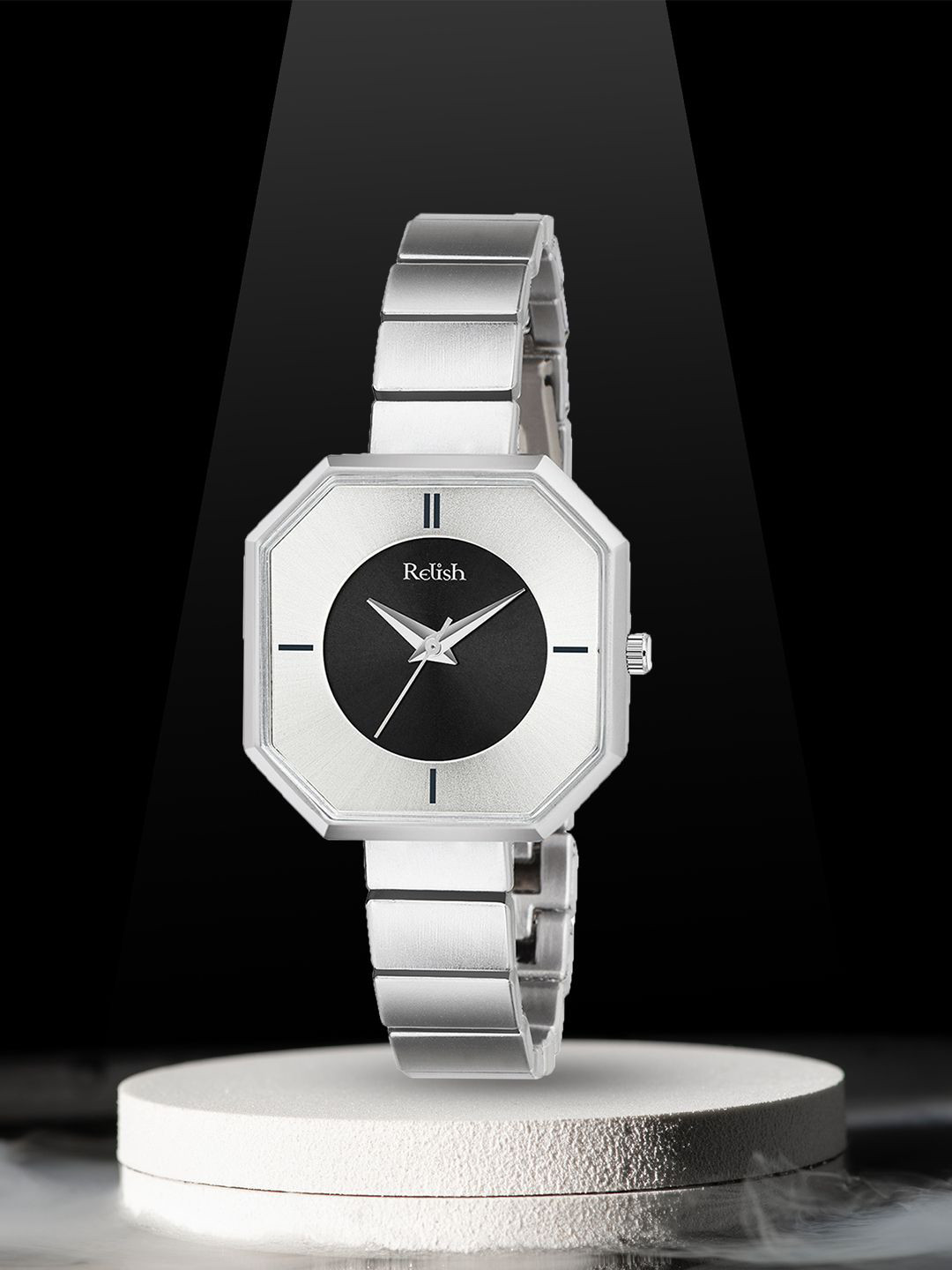 Relish Women Dial & Stainless Steel Straps Analogue Watch RE-LW6001