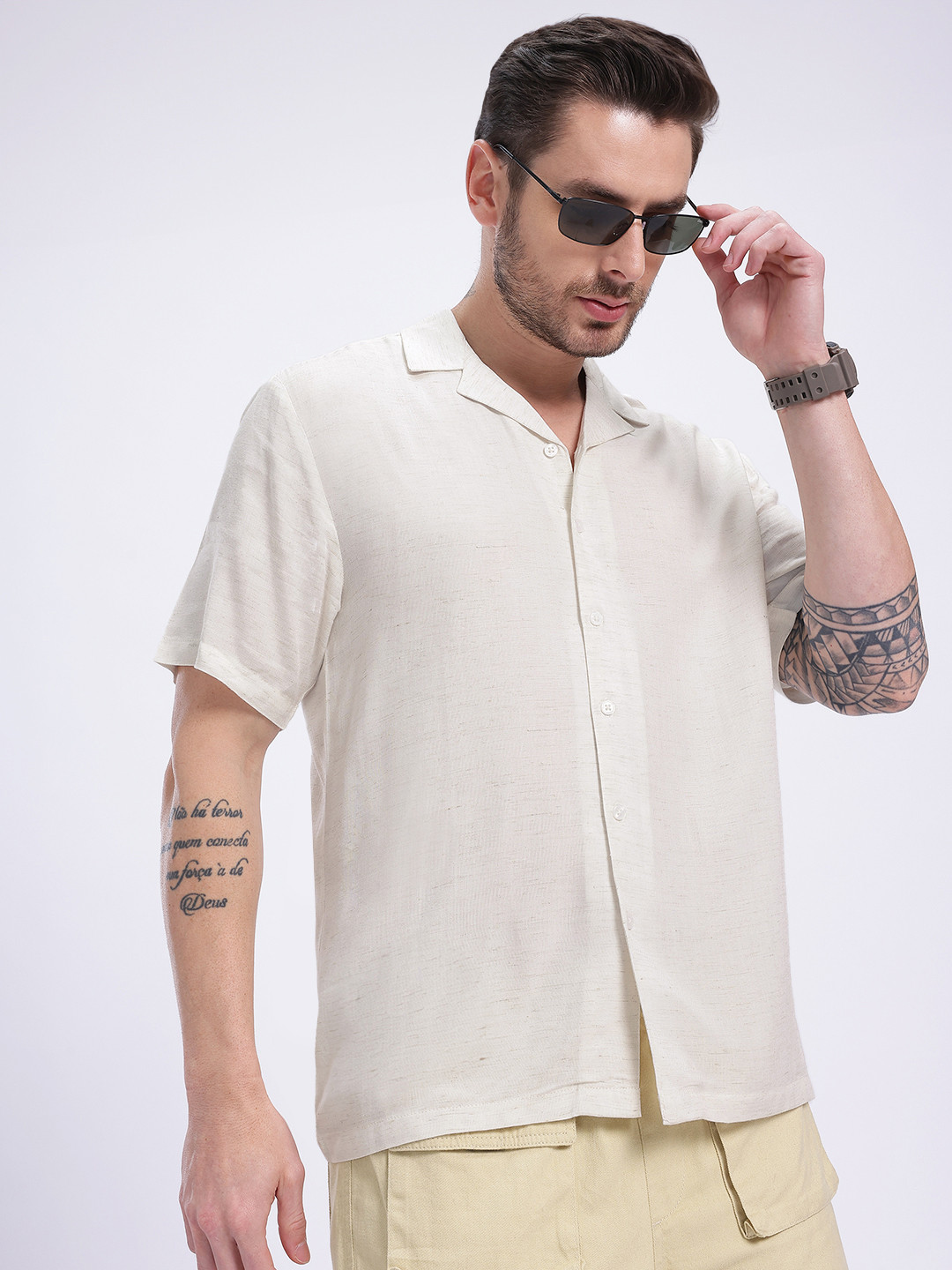 glitchez Solid Cuban Collar Bowling Regular Fit Shirt
