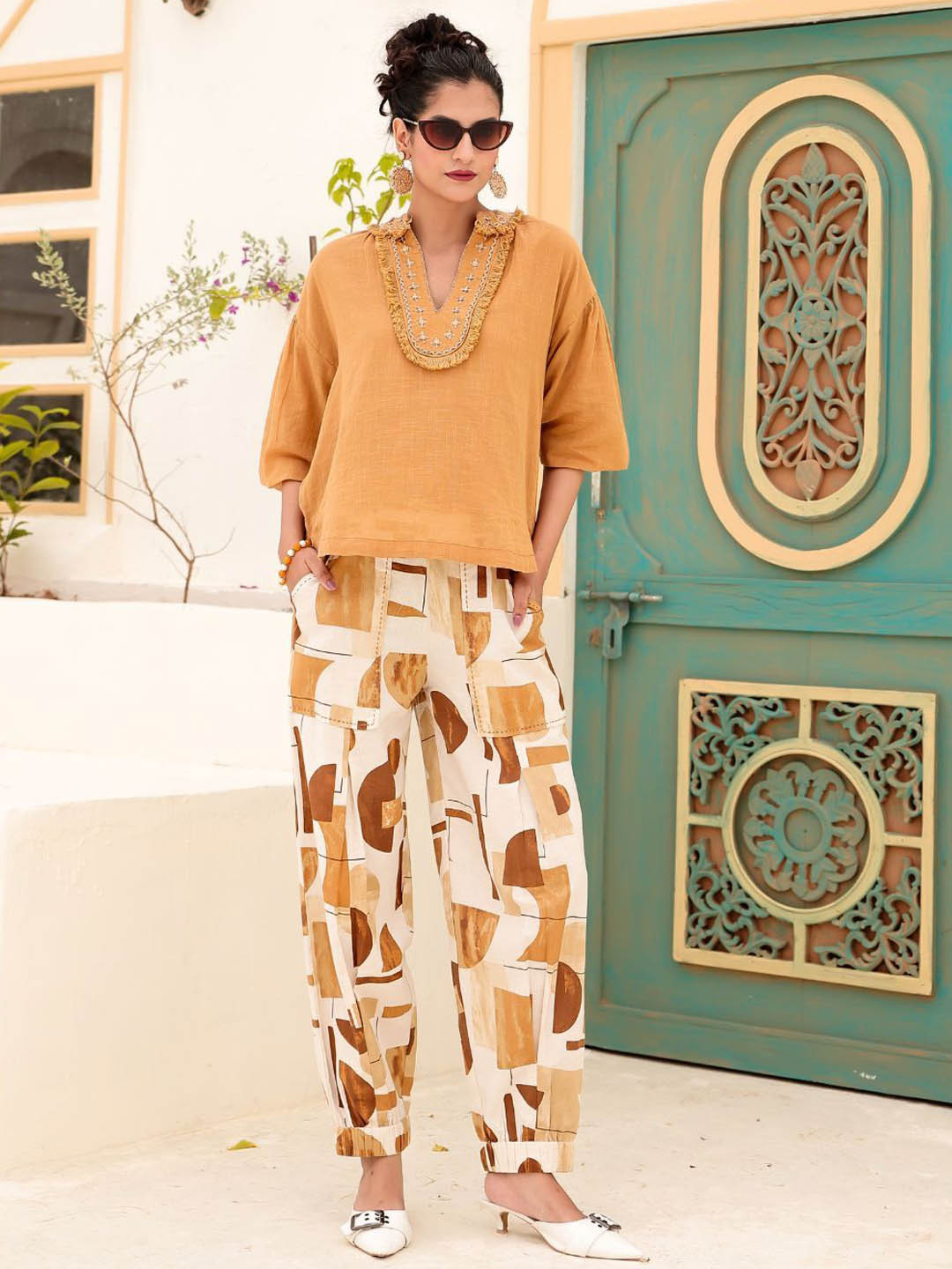 Zolo Label Women Tan Brown Abstract Printed Co-Ord Set