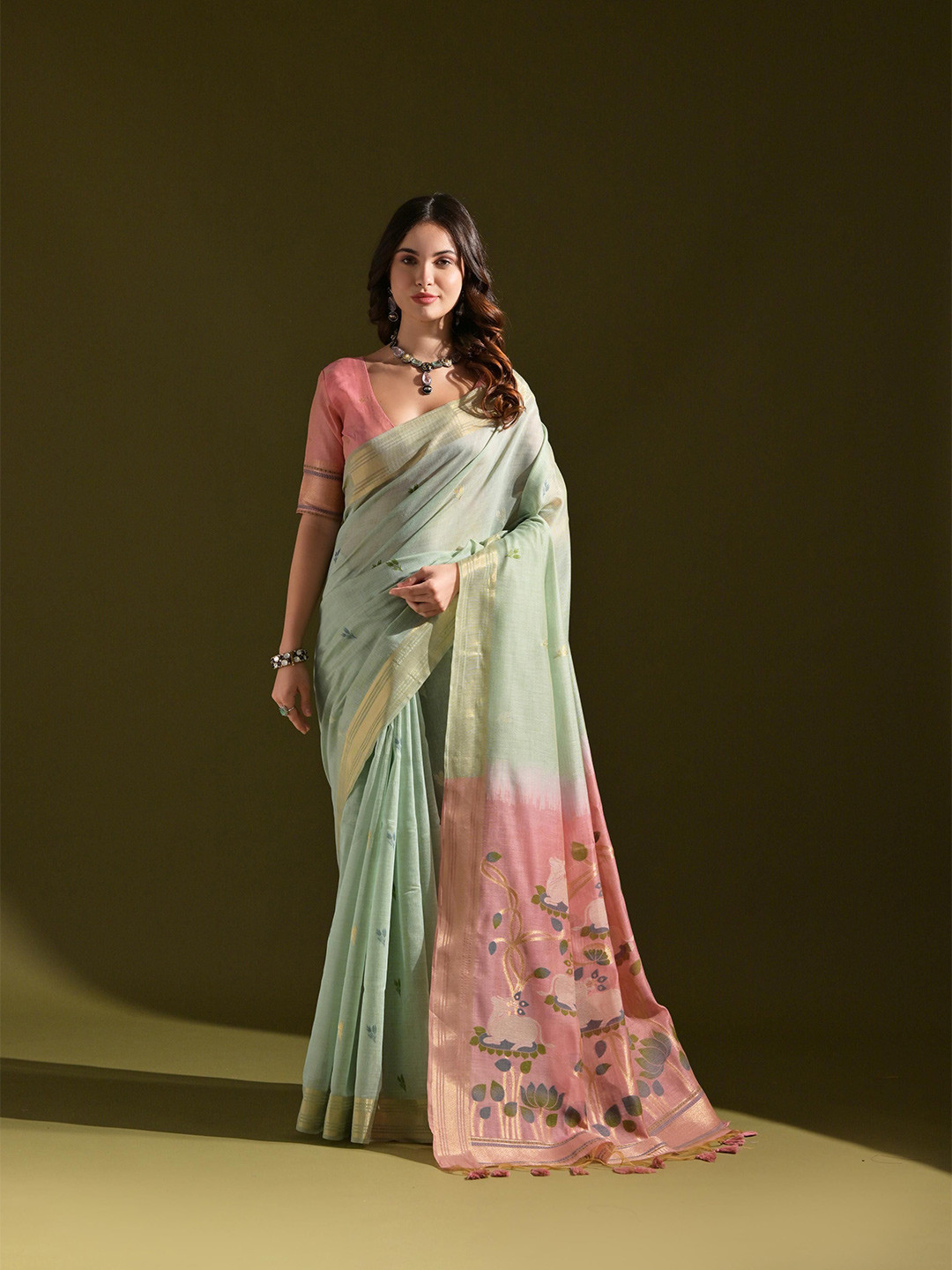 DIVASTRI Floral Pichwai Pallu Saree Muga Saree