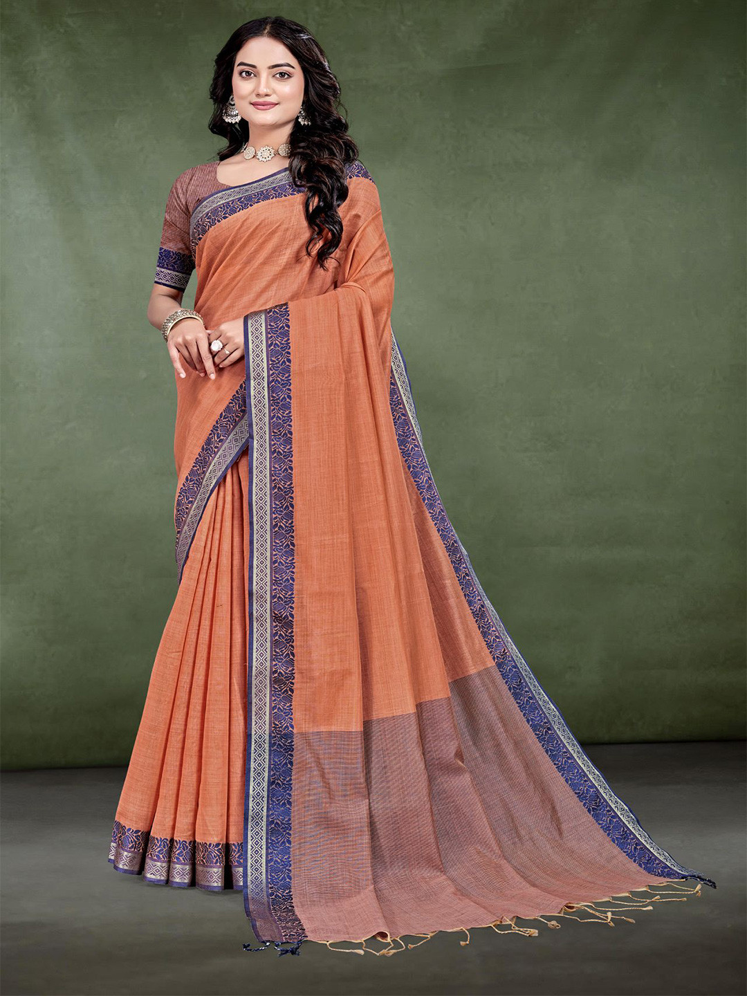 APARRA Women Solid Weving Border Saree
