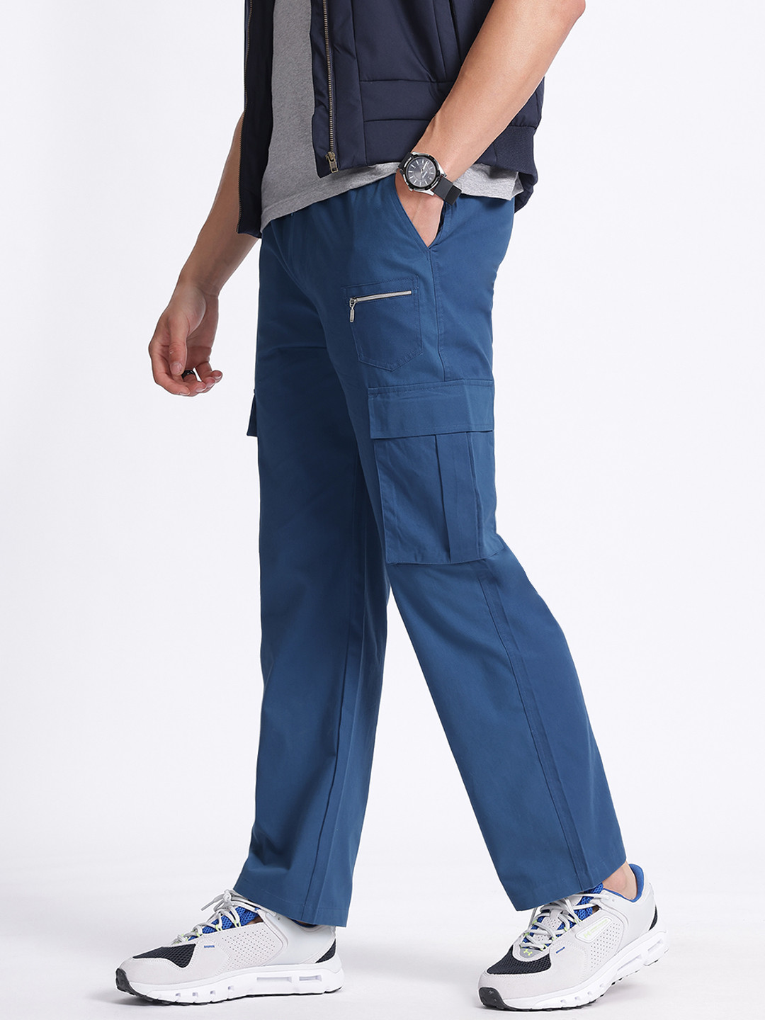 glitchez Men Relaxed Cargo-Style Straight Fit Trousers