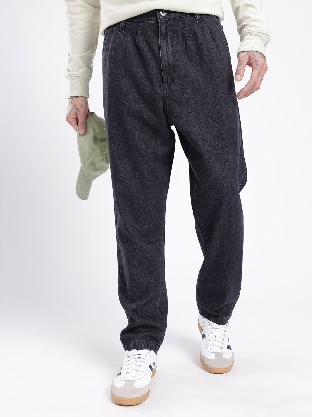 glitchez Men Loose Cropped Fit Pleated Jeans