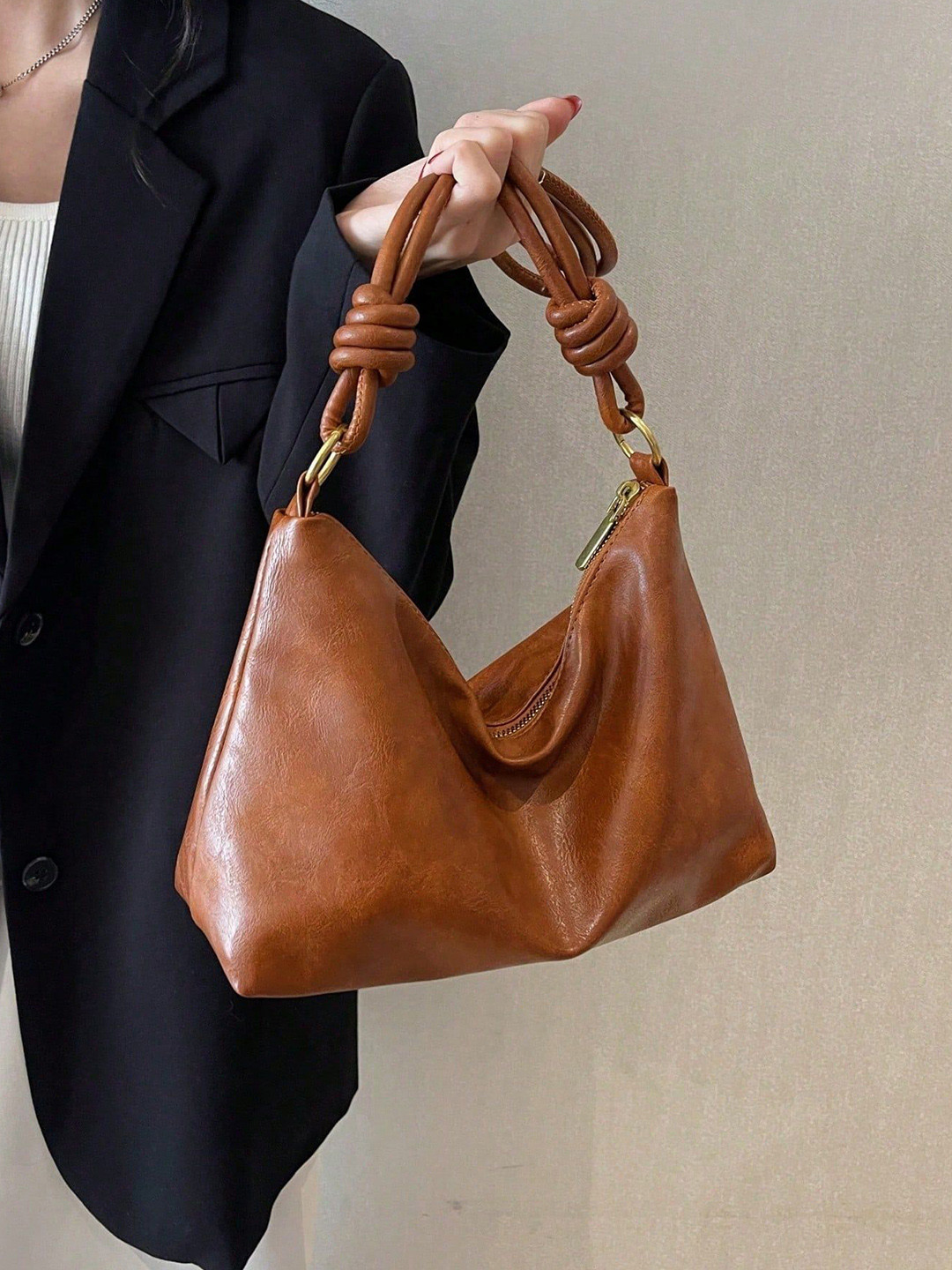 PURPLEHUNT Women Leather Structured Hand Bag