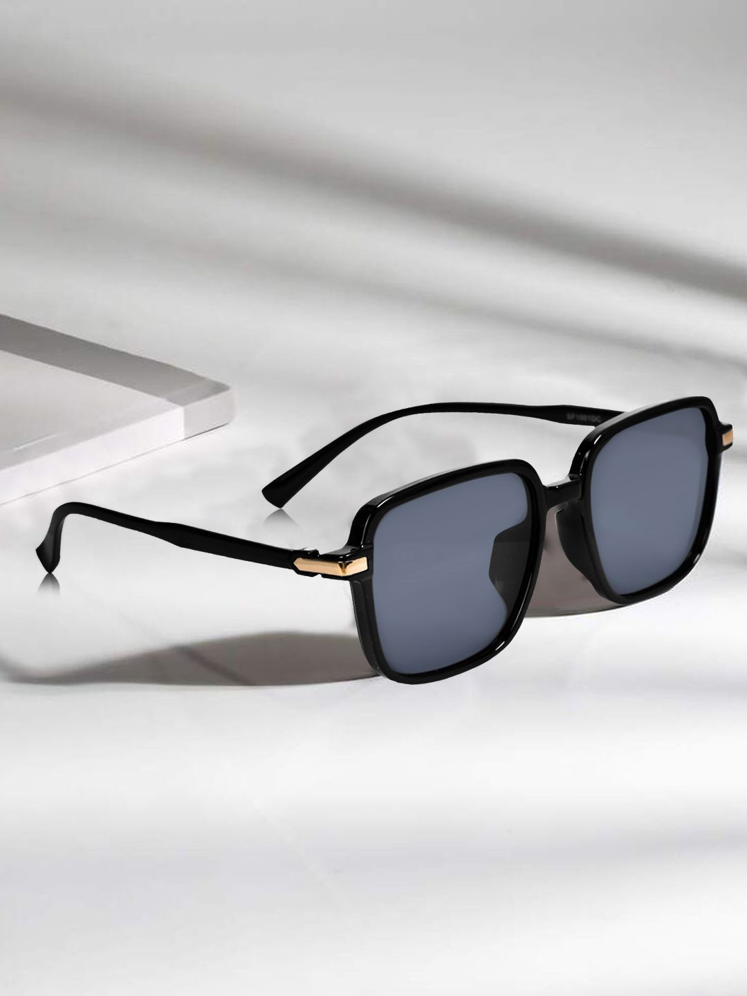 CELEBRITY SUNGLASSES Unisex Rectangle Sunglasses with UV Protected Lens CLSG-DC1001-08