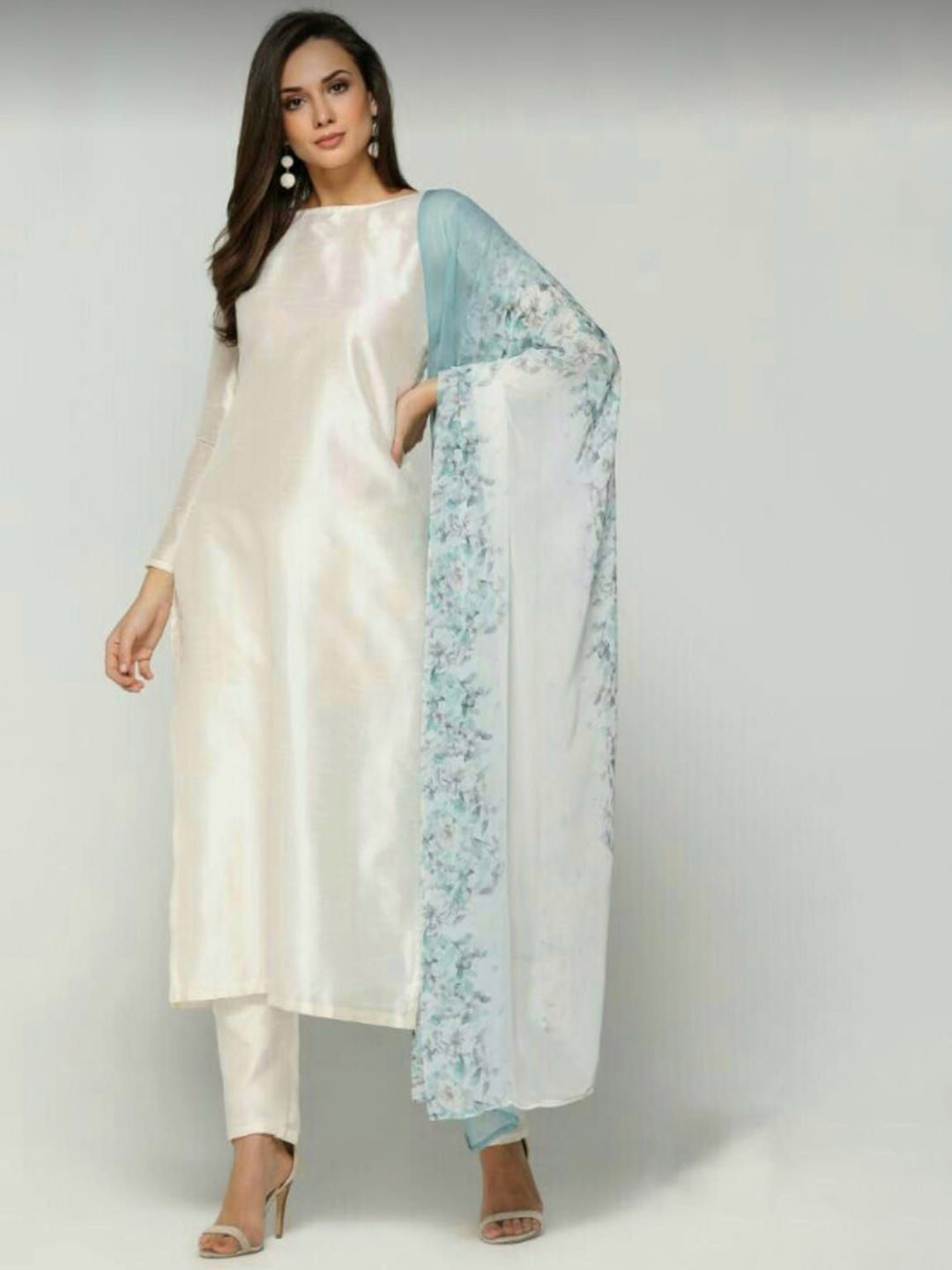 Piyuti Boat Neck Straight Kurta With Trouser And Dupatta