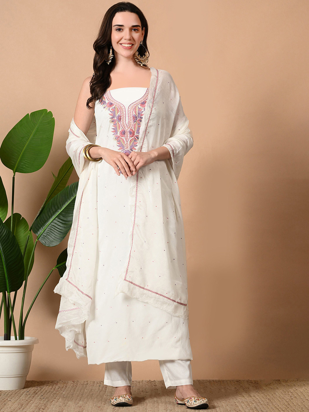 THE WEAVERS SHOP BY RAAVI Floral Embroidered Unstitched Dress Material