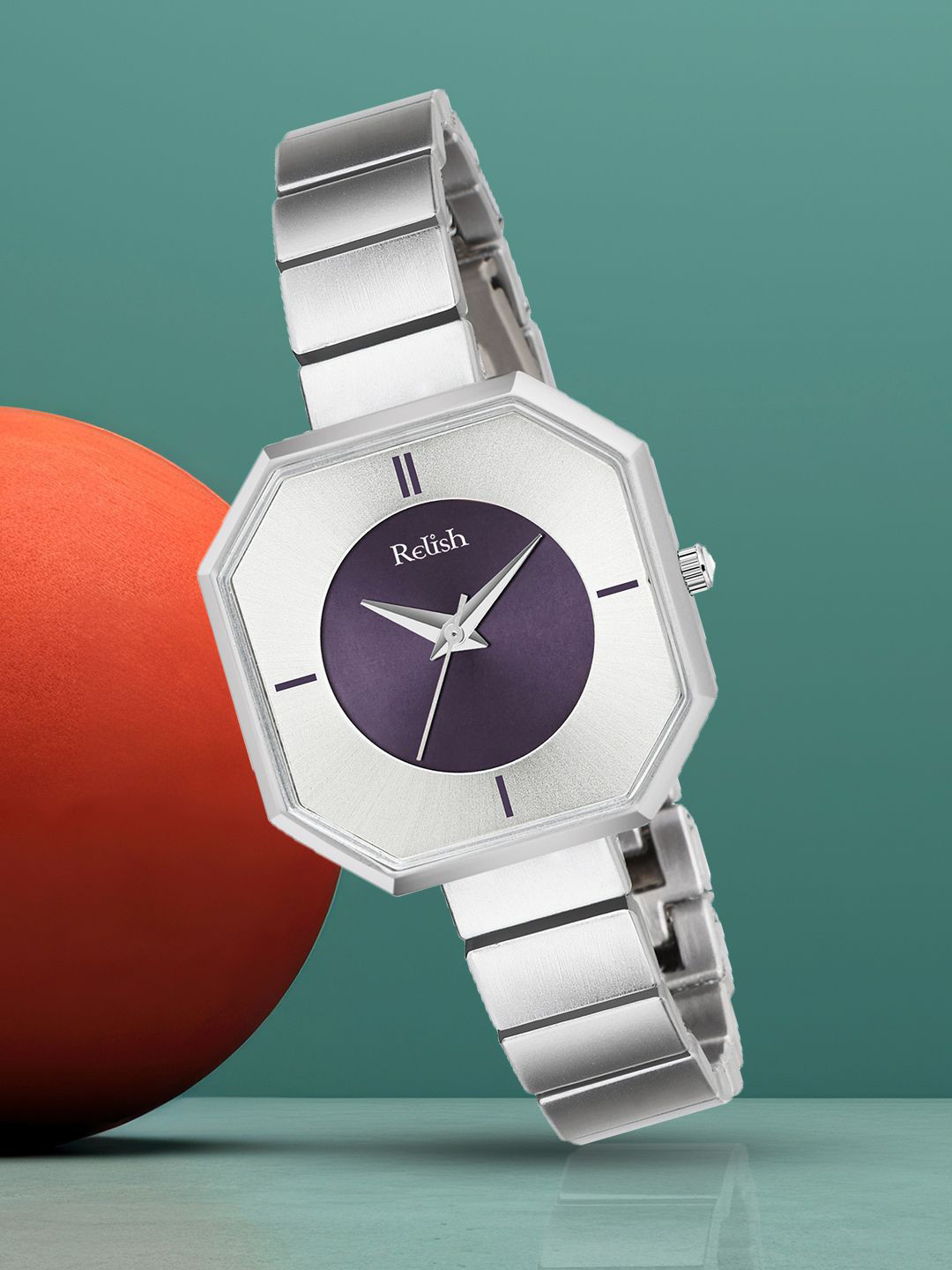 Relish Women Dial & Stainless Steel Straps Analogue Watch RE-LW6005