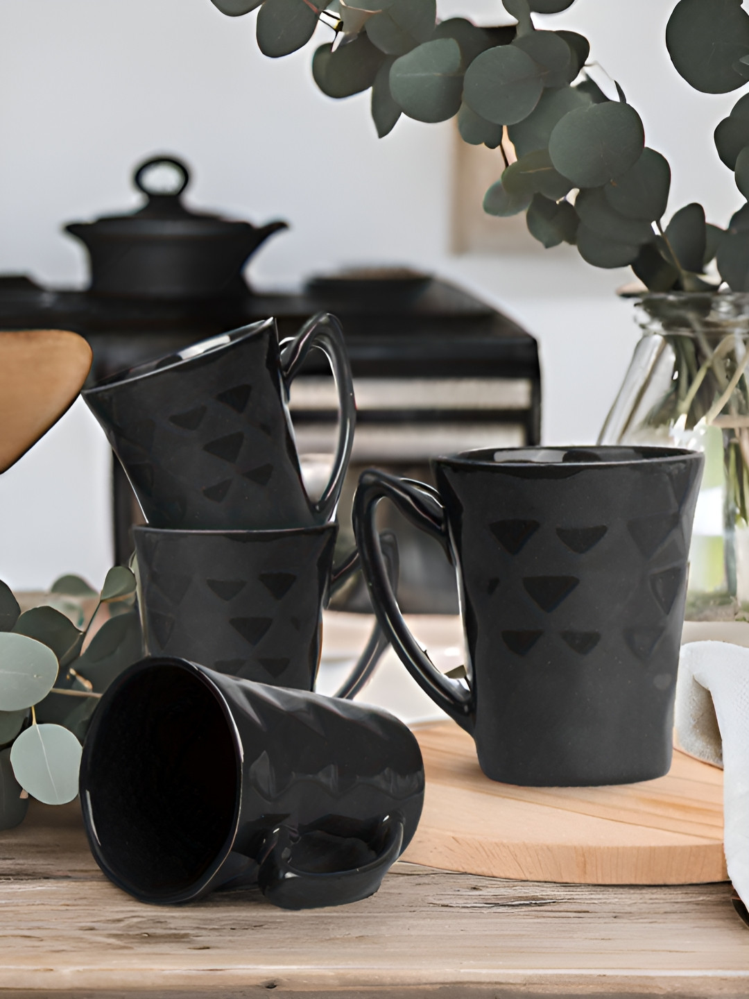 Kraftlik Handicraft Pushp Black Geometric Ceramic Microwave Safe 4 Piece Mugs-200ml
