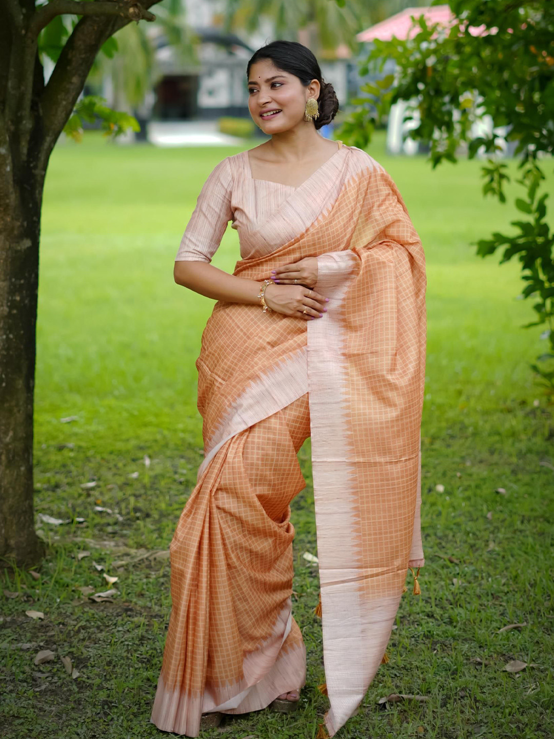 LeeliPeeri Designer Checked Printed Kantha Work Tussar Saree