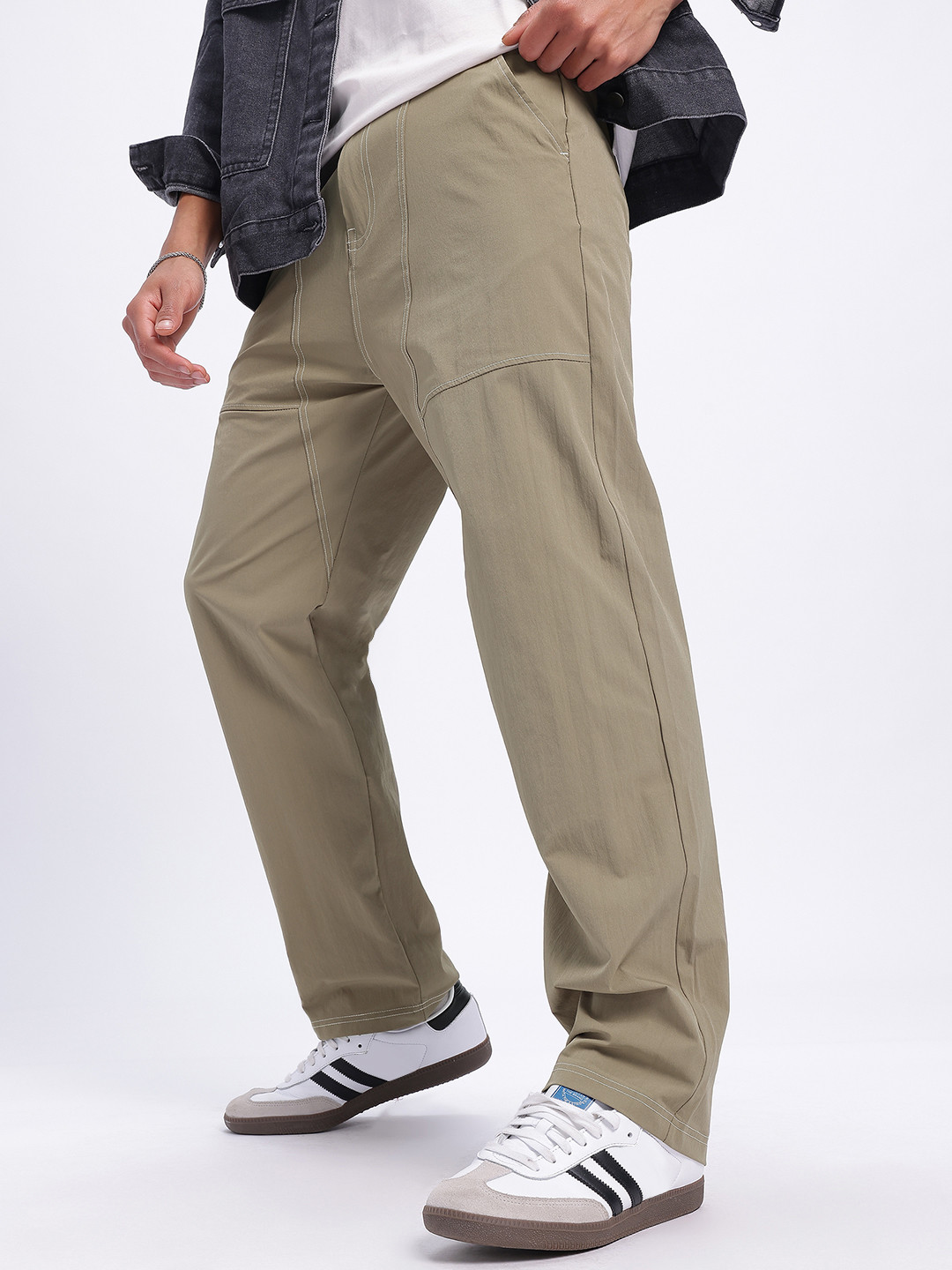 glitchez Men Contrast Stitch Mid-Rise Straight Fit Cargo-Style Trousers