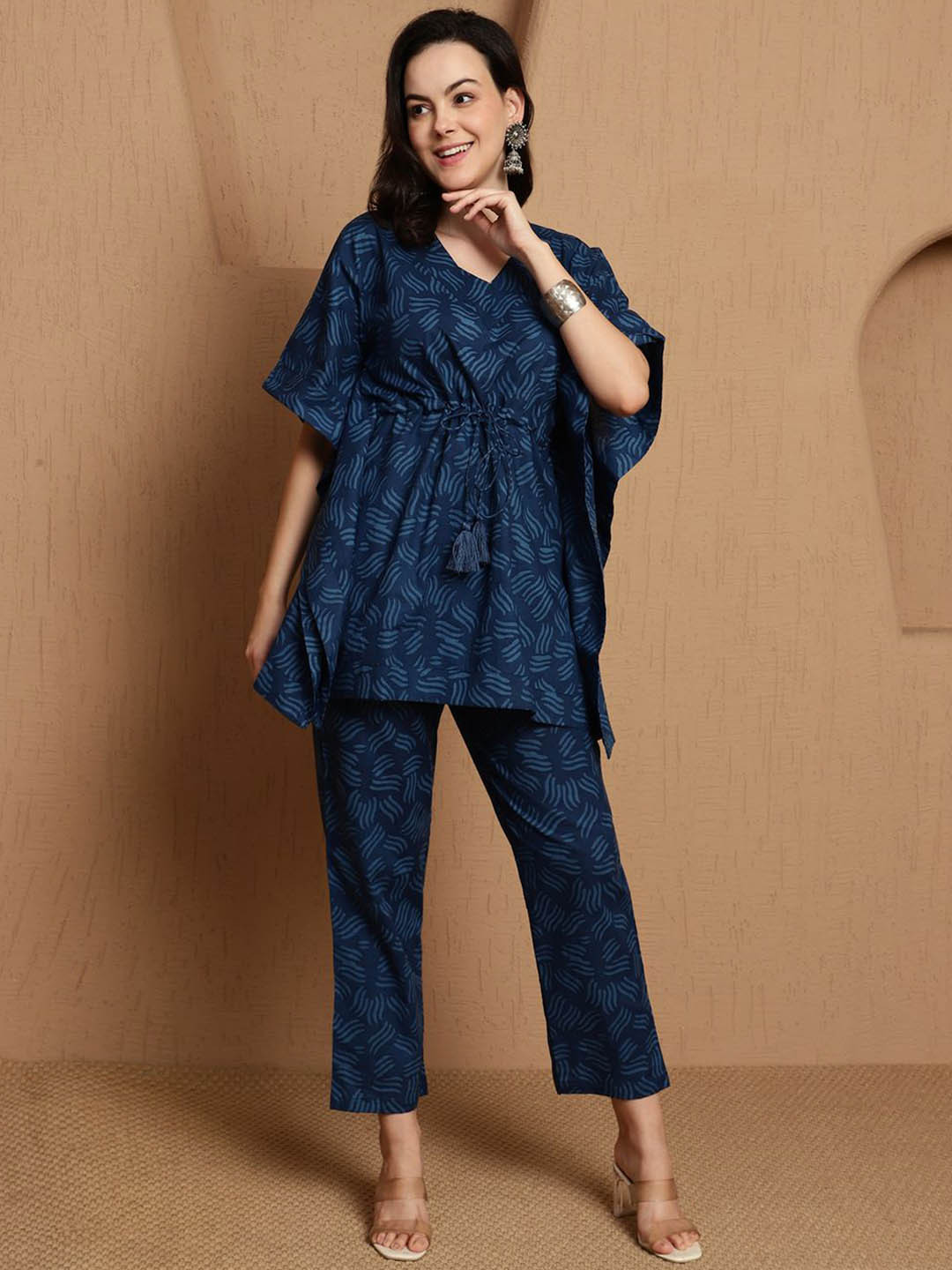 Zenava by Myntra Printed V-Neck Tunic With Trousers Co-Ords