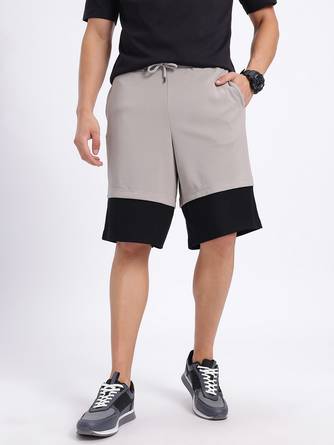 glitchez Men Colourblock Loose Fit Short
