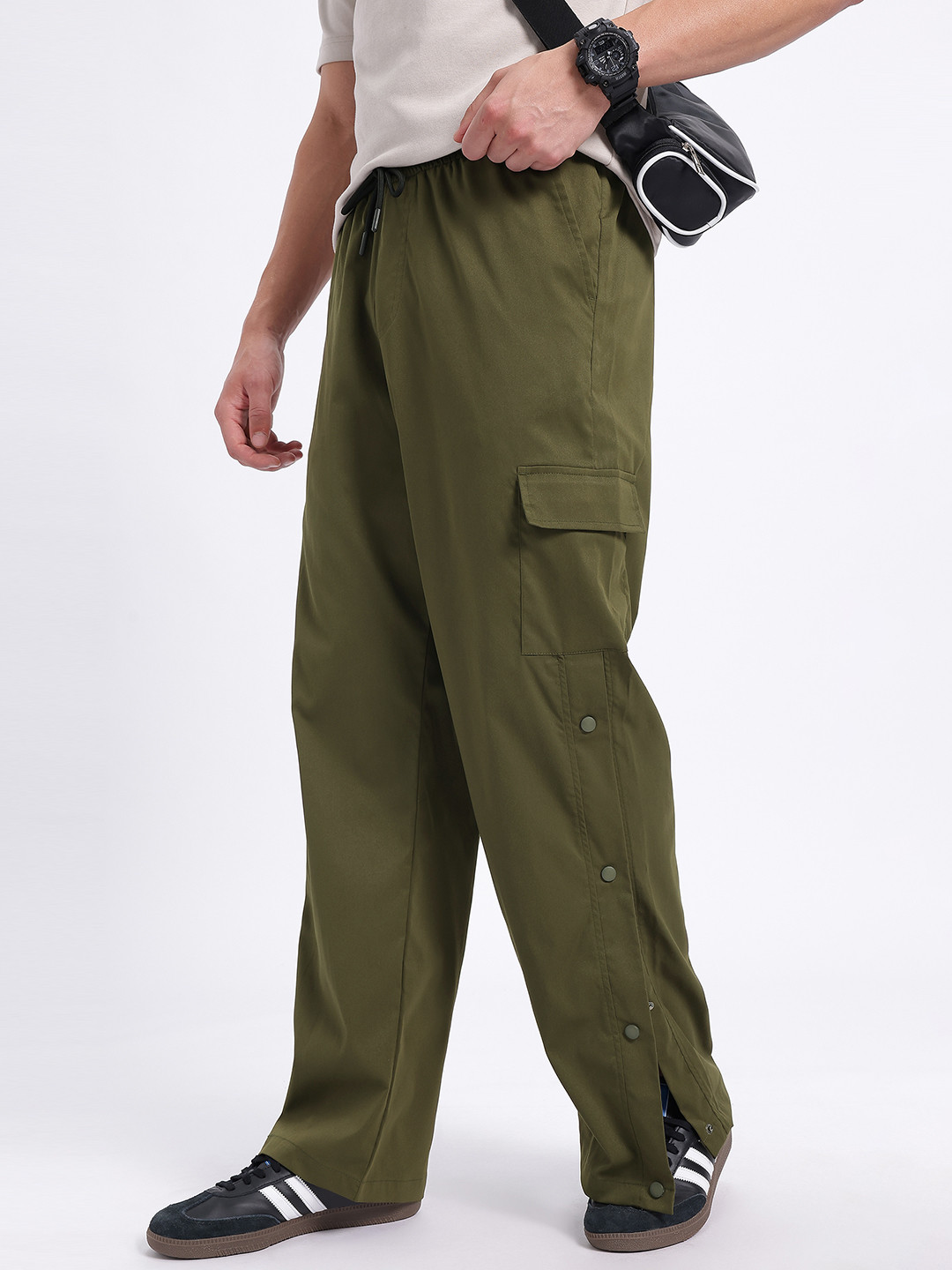 Campus Sutra Men Comfort Parachute Relaxed Fit Trousers