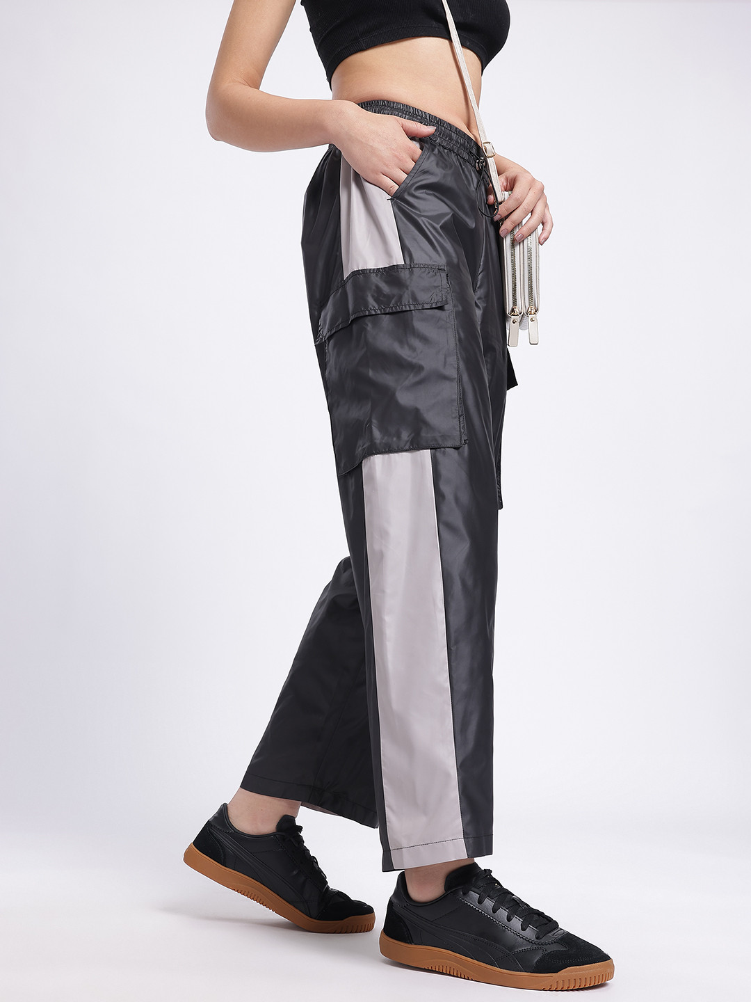 glitchez Women Dual-Tone Mid-Rise Cargo Style Trousers