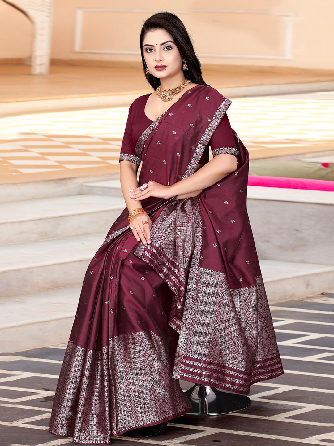 KAMDAR Paat Silk Mekhela Chador with Zari Weave