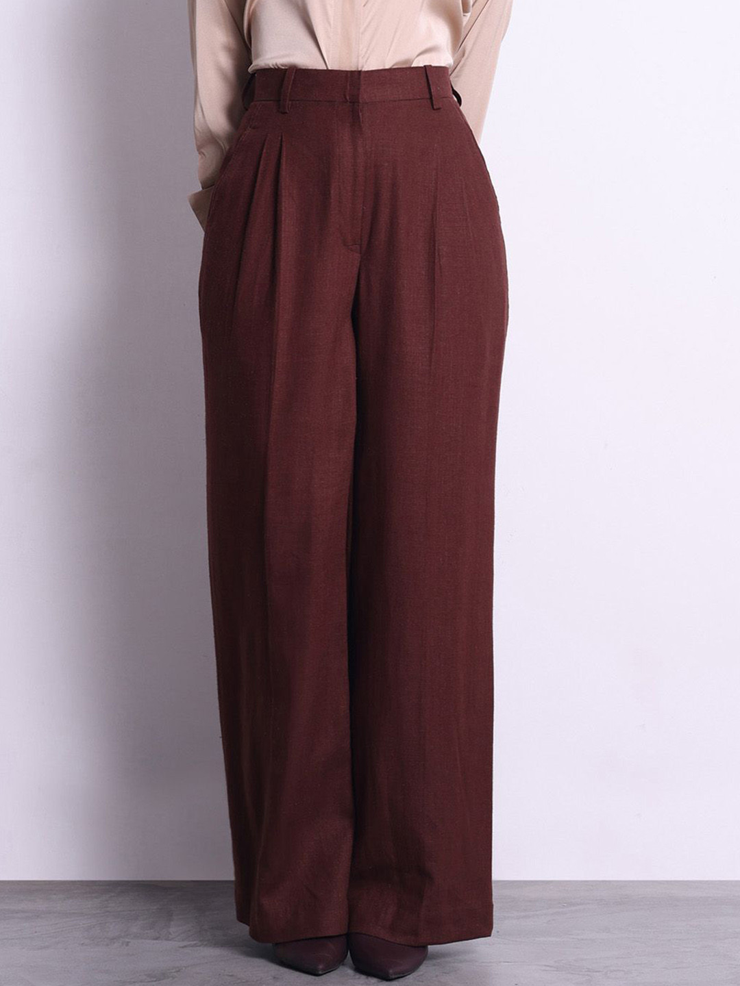 Jaey Women Smart Loose Fit High-Rise Pleated Trousers