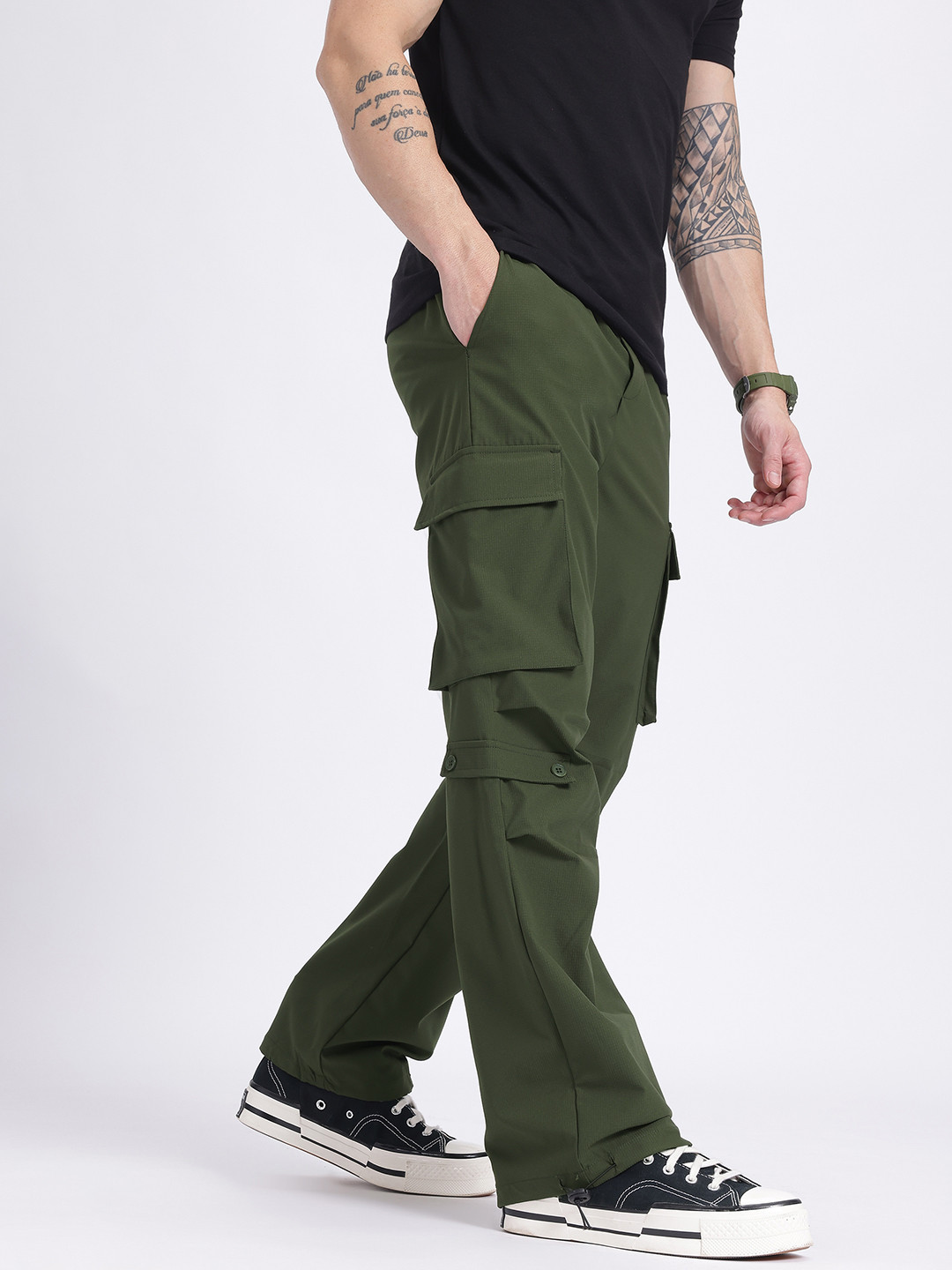 Men Loose Fit Olive Green Cargo Trousers with Toggle-Hem