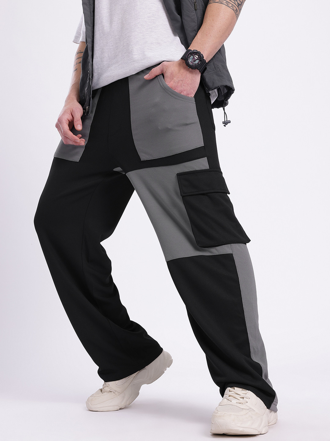 glitchez Men Colourblocked Waffle Knits Relaxed-Fit Cargo-Style Trousers
