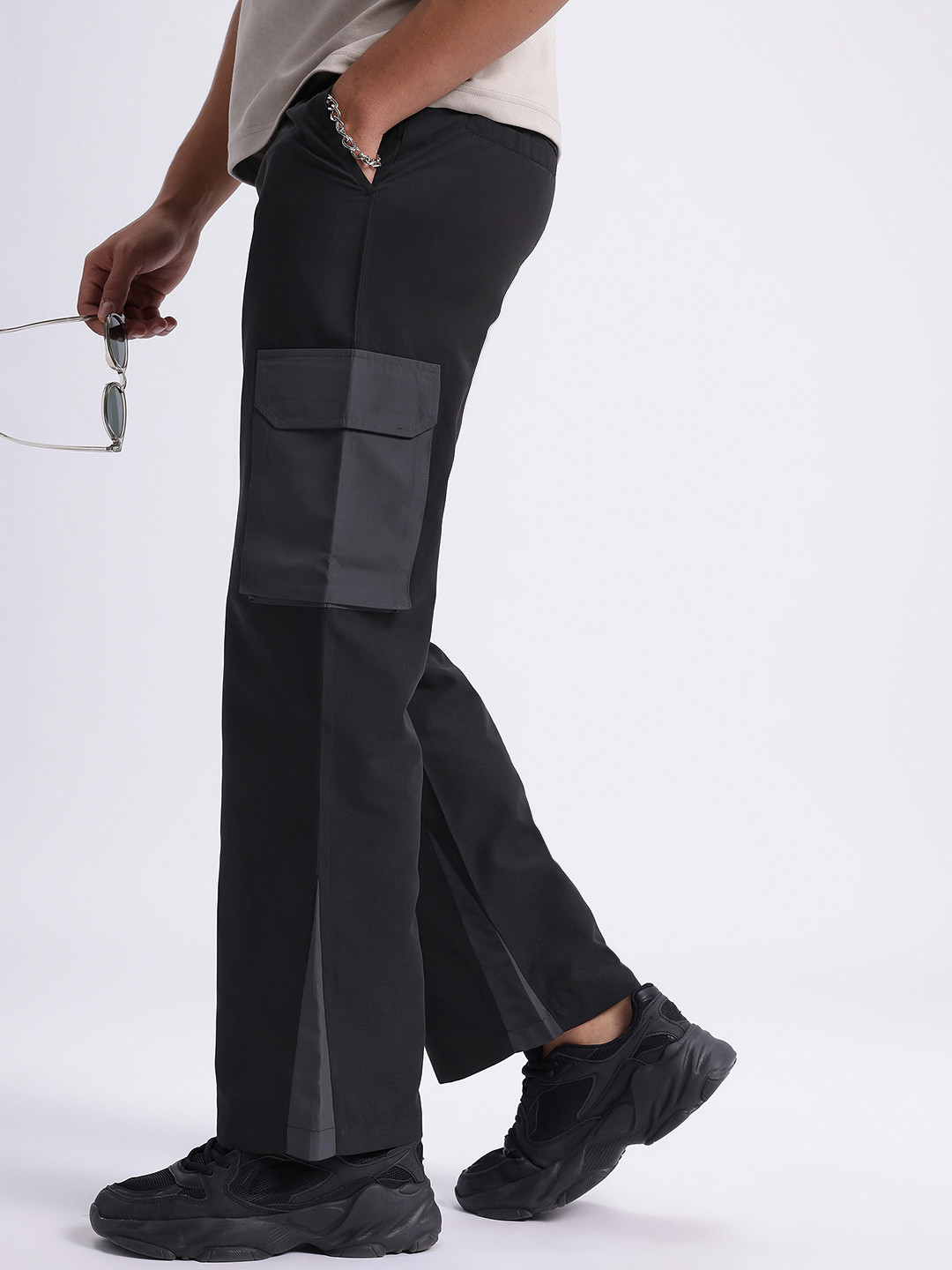 glitchez Men Cargo Relaxed Trousers
