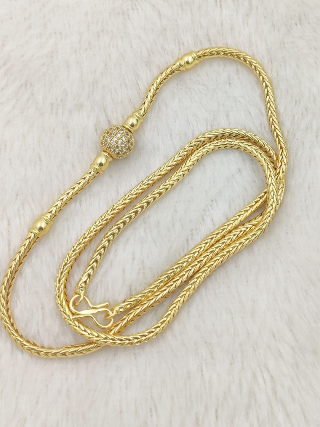 Hanaa Copper Gold-Plated Artificial Stones Studded Mugappu Necklace